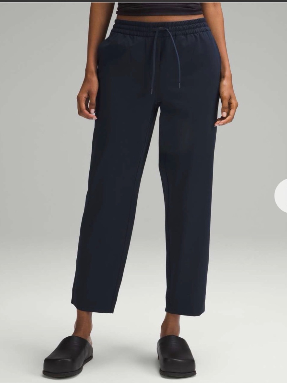 Lululemon Tapered-Leg Mid-Rise Pant 7/8 Length *Luxtreme
True Navy